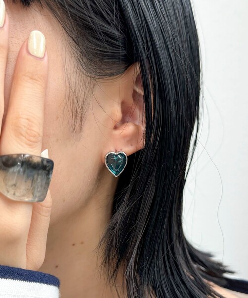 fredy emue（フレディエミュ）の「クリアハートワンタッチピアス（ピアス（両耳用）・レディース・ピンク/グリーン/ブルー/ゴールド・FREE）」の11枚目の写真