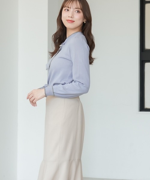 ASTORIA ODIER（アストリアオディール）の「パール装飾  配色ボウタイニットプルオーバー（ニット/セーター・レディース・グレイッシュブルー/ライトグレー/ブラック/アイボリー・MEDIUM/LARGE）」の7枚目の写真