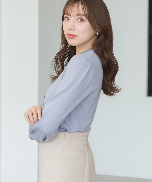 ASTORIA ODIER（アストリアオディール）の「パール装飾  配色ボウタイニットプルオーバー（ニット/セーター・レディース・グレイッシュブルー/ライトグレー/ブラック/アイボリー・MEDIUM/LARGE）」の12枚目の写真