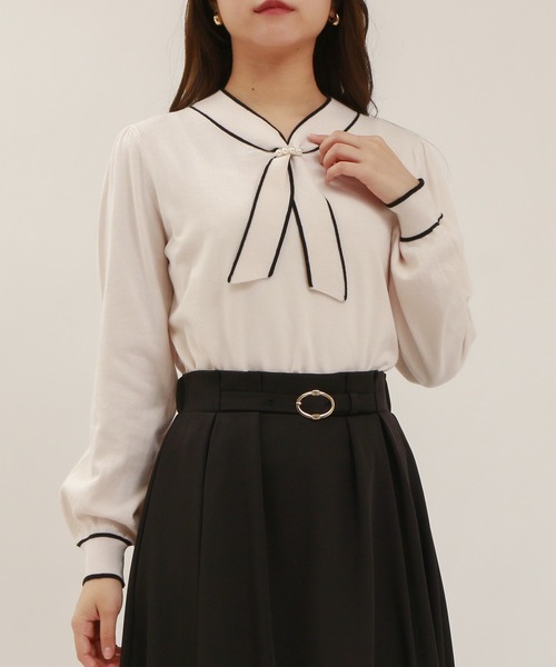 ASTORIA ODIER（アストリアオディール）の「パール装飾  配色ボウタイニットプルオーバー（ニット/セーター・レディース・グレイッシュブルー/ライトグレー/ブラック/アイボリー・MEDIUM/LARGE）」の18枚目の写真