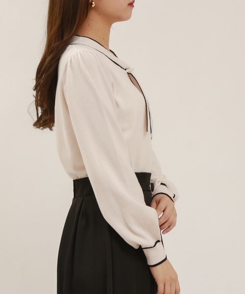 ASTORIA ODIER（アストリアオディール）の「パール装飾  配色ボウタイニットプルオーバー（ニット/セーター・レディース・グレイッシュブルー/ライトグレー/ブラック/アイボリー・MEDIUM/LARGE）」の19枚目の写真