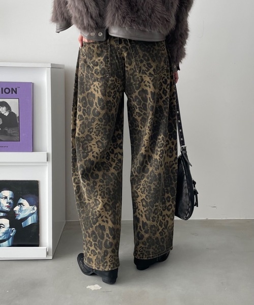 SHAGGIE（シャギー）の「バレルレオパードパンツ（その他パンツ・レディース・ブラウン・SMALL/MEDIUM）」の3枚目の写真