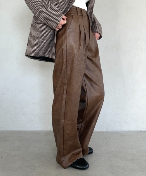 MYMOOD.（マイムード）の「PUハイウエストワイドストレートパンツ（その他パンツ・レディース・ブラウン/ブラック・M）」の2枚目の写真