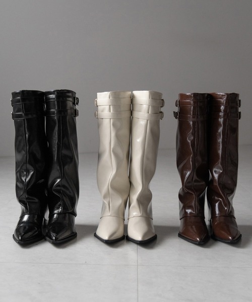 me+em select（ミームセレクト）の「【 ３color 】ダブルベルトポインテッドトゥフェイクレザーカバーロングブーツ ／ double belt pointed toe fake leather covered long boots（ブーツ・レディース・ブラック/アイボリー/ブラウン・37/38/39/40）」の5枚目の写真