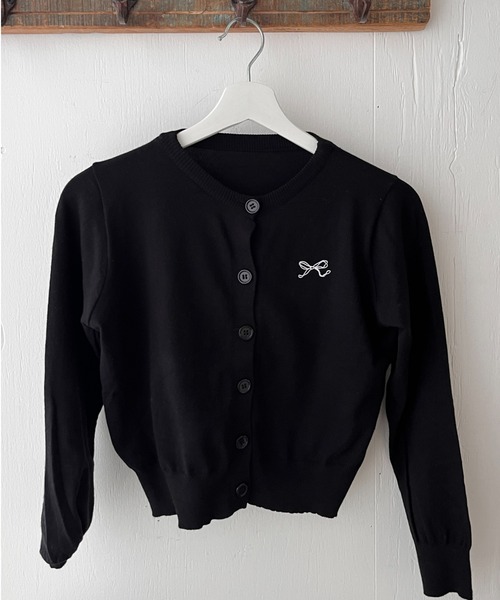 by your closet(バイユアークローゼット)の「リボン ポイント カーディガン(ニット/セーター・レディース・ブラック/レッド・FREE)」の9枚目の写真