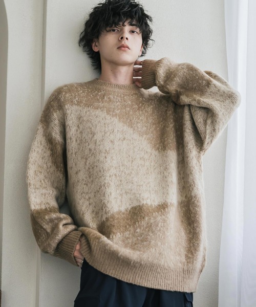 Rocky Monroe(ロッキーモンロー)の「新色追加 オーバーサイズ モヘアライクグラデーションニット(ニット/セーター・メンズ・ワイン/グリーン/ブラック/ブルー/ブラウン/チャコール/ベージュ/グレー・XL/L/M)」の5枚目の写真