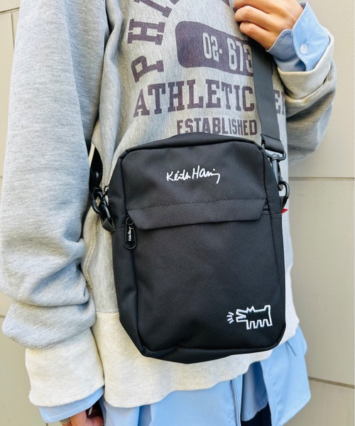 Keith Haring(キース・ヘリング)の「Keith Haring / ショルダーバッグ / 15627(ショルダーバッグ・レディース・ネイビー/ブラック/カーキ・ONESIZE)」の2枚目の写真