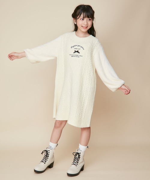 JENNI love（ジェニィラブ）の「マシュマロニットそでシャギーワンピ（ワンピース・キッズ・オフホワイト/グレー/サックスブルー・130cm/140cm/150cm/160cm）」の6枚目の写真