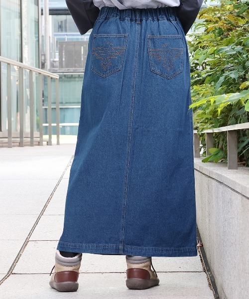 チチカカ(チチカカ)の「デニムスリットナロースカート(スカート・レディース・ブラック/ライトブルー/インディゴブルー・FREE)」の22枚目の写真