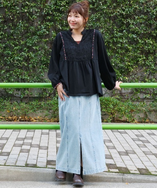 チチカカ(チチカカ)の「デニムスリットナロースカート(スカート・レディース・ブラック/ライトブルー/インディゴブルー・FREE)」の19枚目の写真