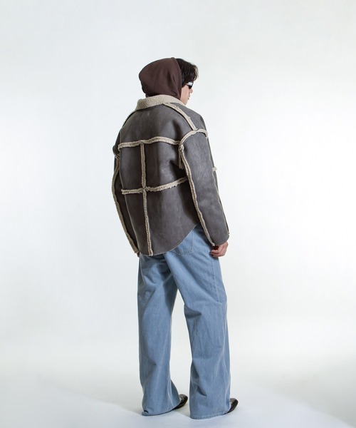 ZIP FIVE -White Line-(ジップファイブホワイトライン)の「【White Line】 オーバーサイズ ムートン ジャケット(ムートンコート・メンズ・ブラウン/ブラック/グレー・LARGE/MEDIUM/X-LARGE)」の14枚目の写真