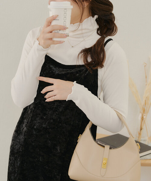 NAO（ナオ）の「起毛リブ メロータートルロンT（Tシャツ/カットソー・レディース・ピンク/アイボリー/ブラック/グレイッシュベージュ・FREE）」の2枚目の写真