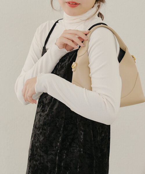 NAO（ナオ）の「起毛リブ メロータートルロンT（Tシャツ/カットソー・レディース・ピンク/アイボリー/ブラック/グレイッシュベージュ・FREE）」の7枚目の写真