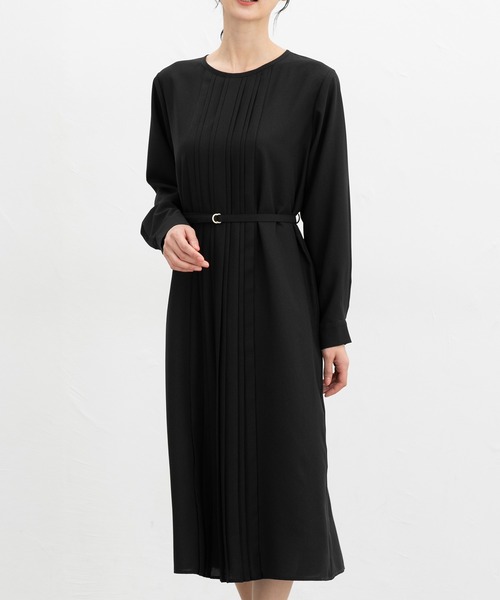 Honeys（ハニーズ）の「セレモニー対応プリーツ使いワンピース（ワンピース・レディース・ネイビー/グレイッシュベージュ/ブラック/グレイッシュブルー・3L/L/LL/M/S）」の2枚目の写真