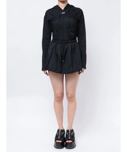 EMODA(エモダ)の「ナイロンバルーンミニスカート(スカート・レディース・アイボリー/ブラック/ネイビー・FREE)」の15枚目の写真