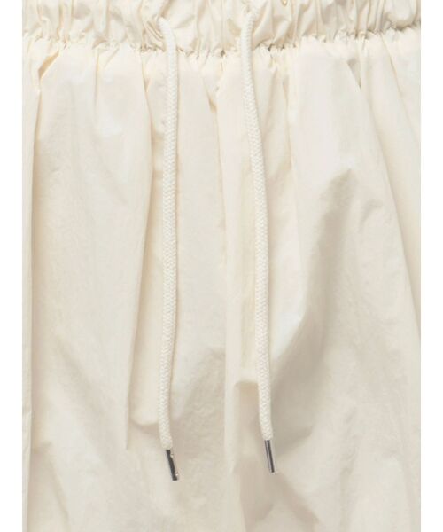 EMODA(エモダ)の「ナイロンバルーンミニスカート(スカート・レディース・アイボリー/ブラック/ネイビー・FREE)」の16枚目の写真