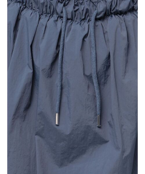 EMODA(エモダ)の「ナイロンバルーンミニスカート(スカート・レディース・アイボリー/ブラック/ネイビー・FREE)」の17枚目の写真