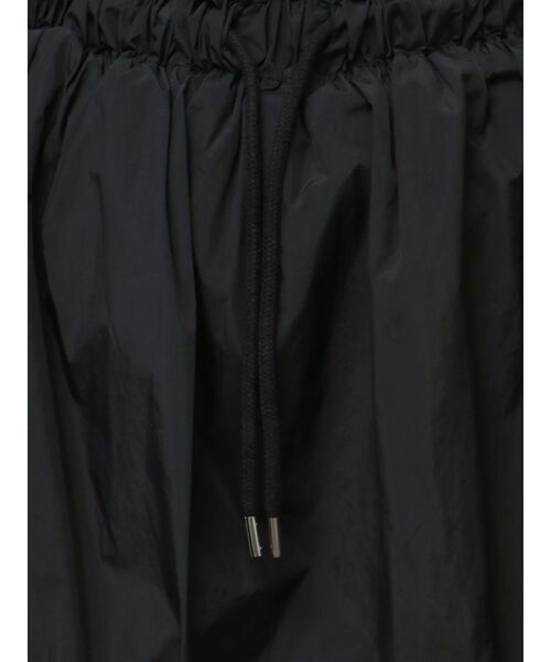 EMODA(エモダ)の「ナイロンバルーンミニスカート(スカート・レディース・アイボリー/ブラック/ネイビー・FREE)」の19枚目の写真