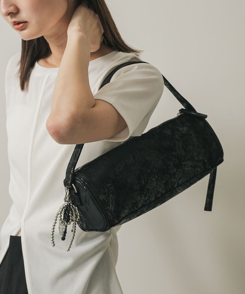 SENSE OF PLACE by URBAN RESEARCH(センスオブプレイスバイアーバンリサーチ)の「ハクプリントドラムバッグ(ハンドバッグ・レディース・アイボリー/ブラック/グレー・ONE)」の2枚目の写真