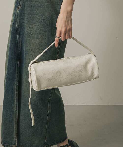 SENSE OF PLACE by URBAN RESEARCH(センスオブプレイスバイアーバンリサーチ)の「ハクプリントドラムバッグ(ハンドバッグ・レディース・アイボリー/ブラック/グレー・ONE)」の4枚目の写真