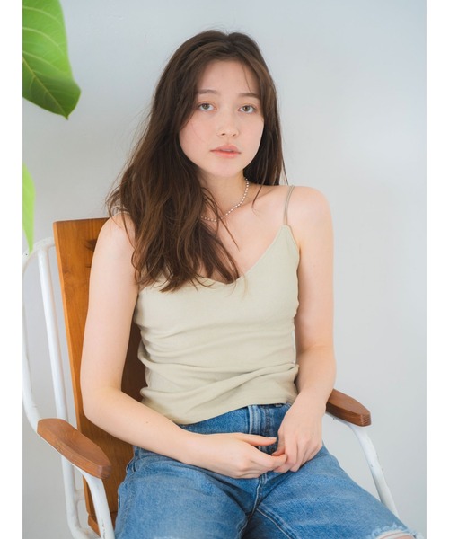 Ungrid（アングリッド）の「深Ｖネックキャミソール（キャミソール・レディース・オフホワイト/ヘザーグレー/ブラック・FREE）」の3枚目の写真