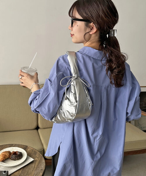 DISCOAT(ディスコート)の「メタリッグギャザーホーボーバッグ(ハンドバッグ・レディース・シャンパン/ホワイト/ブラック/シルバー・FREE)」の13枚目の写真