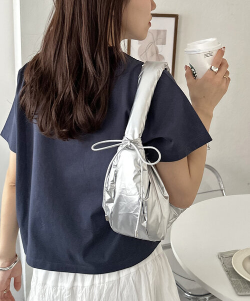 DISCOAT(ディスコート)の「メタリッグギャザーホーボーバッグ(ハンドバッグ・レディース・シャンパン/ホワイト/ブラック/シルバー・FREE)」の18枚目の写真