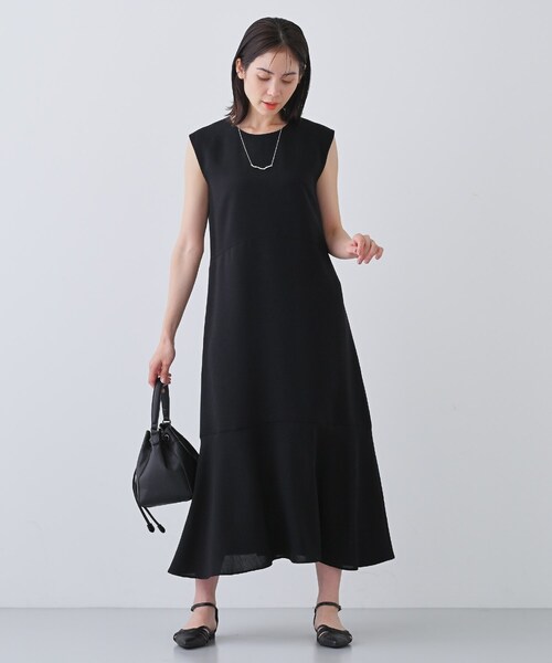 INDIVI（インディヴィ）の「【日本製／トリアセテート】ボリュームヘムデザインワンピース（ワンピース・レディース・ブラック/ダークグレー・40/38/36/05/13/15 ）」の8枚目の写真