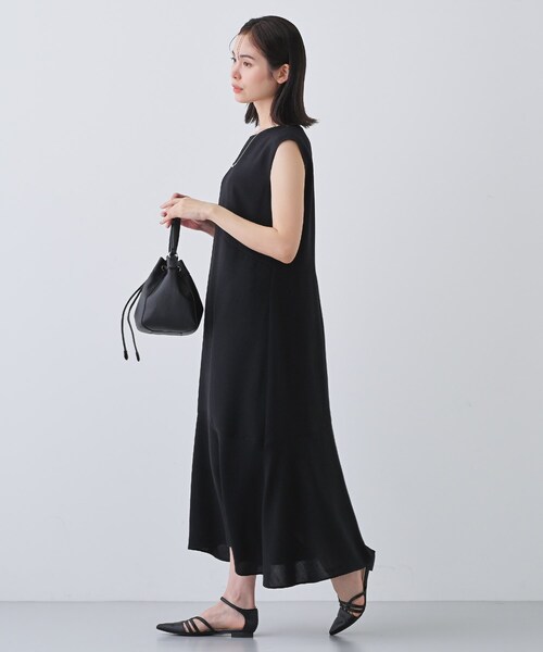 INDIVI（インディヴィ）の「【日本製／トリアセテート】ボリュームヘムデザインワンピース（ワンピース・レディース・ブラック/ダークグレー・40/38/36/05/13/15 ）」の9枚目の写真