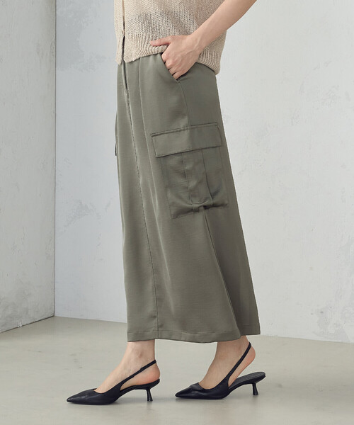 COMME CA ISM（コムサイズム）の「ポリエステルマットサテン　カーゴスカート（スカート・レディース・ブラック/オリーブ・MEDIUM/LARGE）」の14枚目の写真