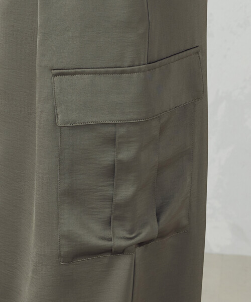 COMME CA ISM（コムサイズム）の「ポリエステルマットサテン　カーゴスカート（スカート・レディース・ブラック/オリーブ・MEDIUM/LARGE）」の21枚目の写真