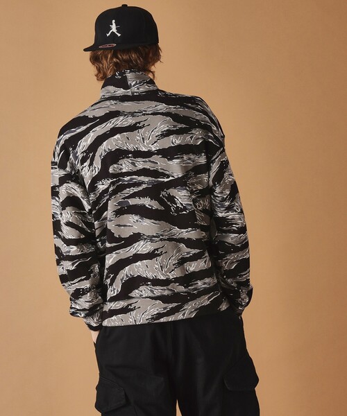 40ｃｔ＆525（フォーティーカラッツアンドゴーニーゴ）の「【Sサイズ～】迷彩プリントオフタートル（Tシャツ/カットソー・メンズ・グレー系その他/カーキ系7・01/02/03/04）」の13枚目の写真