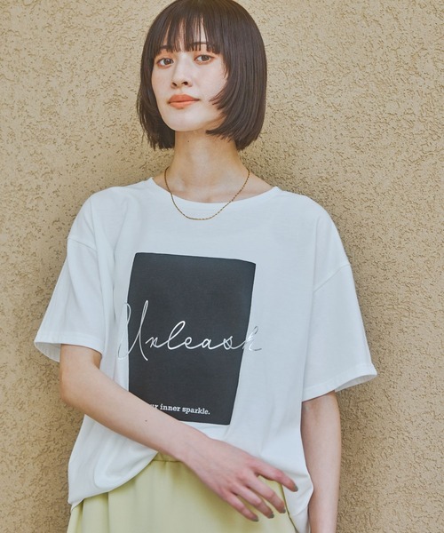 LAKOLE(ラコレ)の「箔プリントアソートロゴT / 328630(Tシャツ/カットソー・レディース・ブラック/オフホワイト/チャコール/ホワイト/ブラウン・FREE)」の15枚目の写真