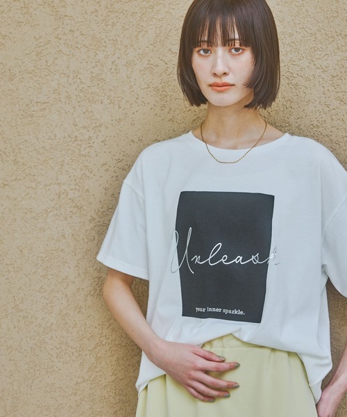 LAKOLE(ラコレ)の「箔プリントアソートロゴT / 328630(Tシャツ/カットソー・レディース・ブラック/オフホワイト/チャコール/ホワイト/ブラウン・FREE)」の16枚目の写真