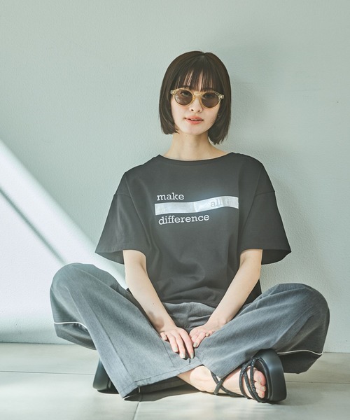 LAKOLE(ラコレ)の「箔プリントアソートロゴT / 328630(Tシャツ/カットソー・レディース・ブラック/オフホワイト/チャコール/ホワイト/ブラウン・FREE)」の19枚目の写真