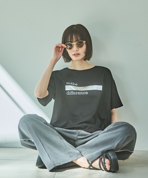 LAKOLE(ラコレ)の「箔プリントアソートロゴT / 328630(Tシャツ/カットソー・レディース・ブラック/オフホワイト/チャコール/ホワイト/ブラウン・FREE)」の20枚目の写真