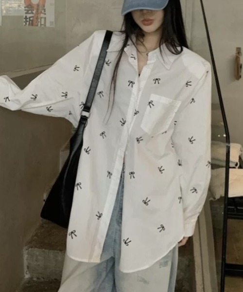 Vipoa（ヴィポア）の「ribbon print shirt（シャツ/ブラウス・レディース・ピンク/ホワイト/ブルー・FREE）」の2枚目の写真