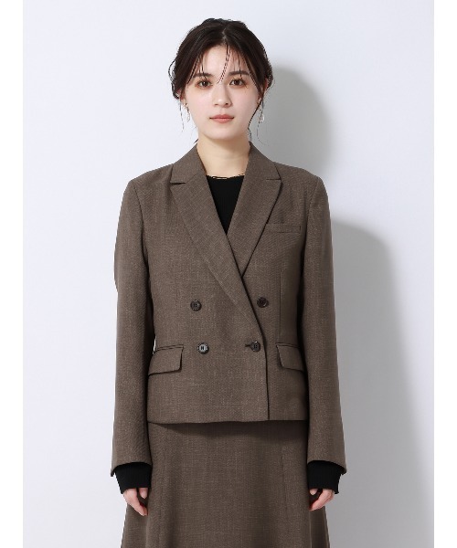 SUIT SQUARE（スーツスクエア）の「ダブルブレストショートジャケット ウォッシャブル ストレッチ フルーフィエステル 織柄（テーラードジャケット・レディース・ベージュ系/ブラウン系・38(9号)/40(11号)）」の3枚目の写真