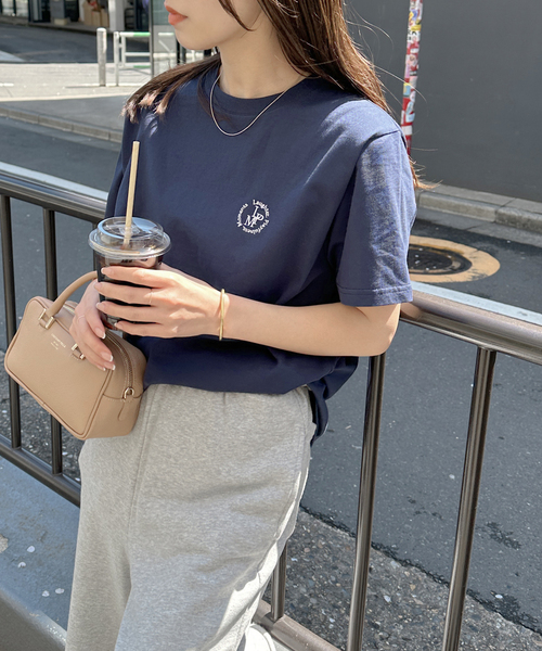 JOURNAL STANDARD relume（ジャーナルスタンダード　レリューム）の「《WEB限定》エンブロイダリーロゴモチーフT（Tシャツ/カットソー・レディース・ネイビー/ホワイト・FREE）」の10枚目の写真