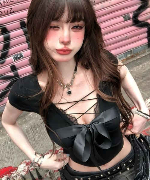 セール】フロントストラップレースリボンショート丈Tシャツ（T