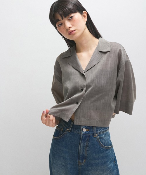 ADAM ET ROPE'(アダムエロペ)の「【接触冷感】ショートシャツジャケット(シャツ/ブラウス・レディース・ブラック/ベージュ・FREE)」の4枚目の写真