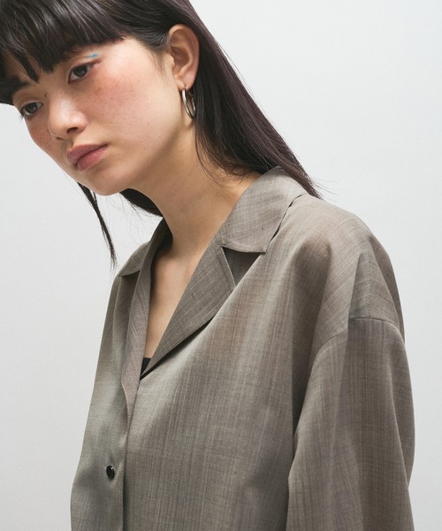 ADAM ET ROPE'(アダムエロペ)の「【接触冷感】ショートシャツジャケット(シャツ/ブラウス・レディース・ブラック/ベージュ・FREE)」の21枚目の写真