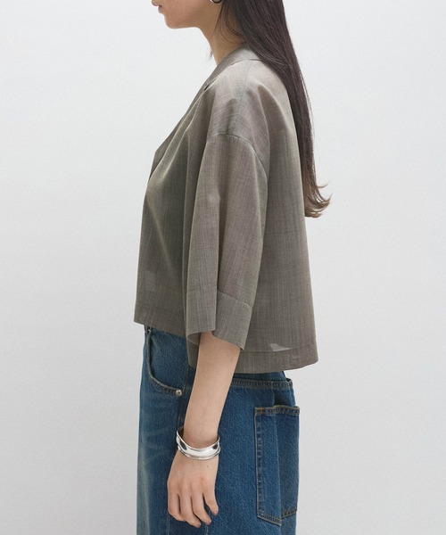 ADAM ET ROPE'(アダムエロペ)の「【接触冷感】ショートシャツジャケット(シャツ/ブラウス・レディース・ブラック/ベージュ・FREE)」の19枚目の写真