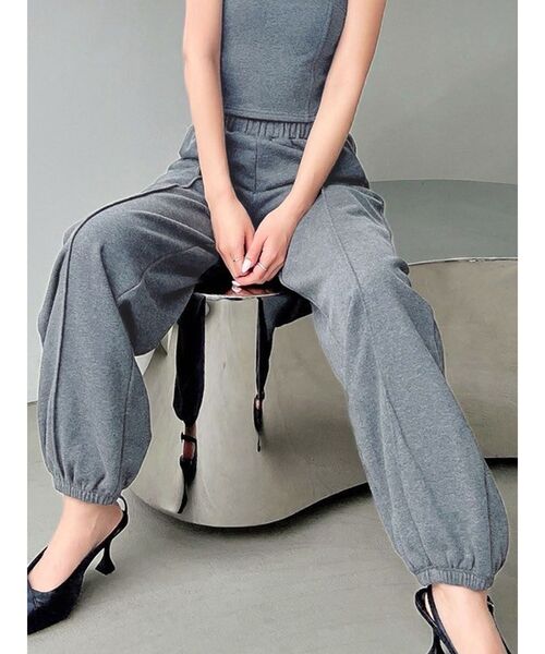 RESEXXY（リゼクシー）の「ピンタックスウェットパンツ【セットアップ着用可能】（スウェットパンツ・レディース・ブラック/チャコールグレー/ライトグレー・FREE）」の2枚目の写真