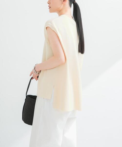 URBAN RESEARCH(アーバンリサーチ)の「フレンチスリーブチュニックニット(ベスト・レディース・アイボリー/ブラック・FREE)」の4枚目の写真