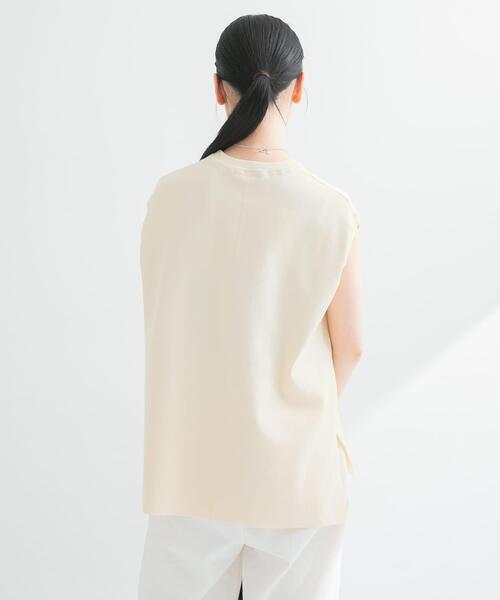 URBAN RESEARCH(アーバンリサーチ)の「フレンチスリーブチュニックニット(ベスト・レディース・アイボリー/ブラック・FREE)」の5枚目の写真