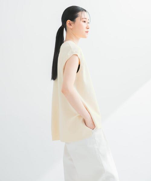 URBAN RESEARCH(アーバンリサーチ)の「フレンチスリーブチュニックニット(ベスト・レディース・アイボリー/ブラック・FREE)」の6枚目の写真