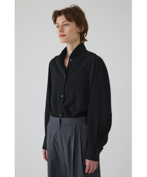 RIM.ARK(リムアーク)の「Stand collar volume blouse スタンドカラーボリュームブラウス(シャツ/ブラウス・レディース・グレー/ライトブラウン/ブラック・FREE)」の8枚目の写真