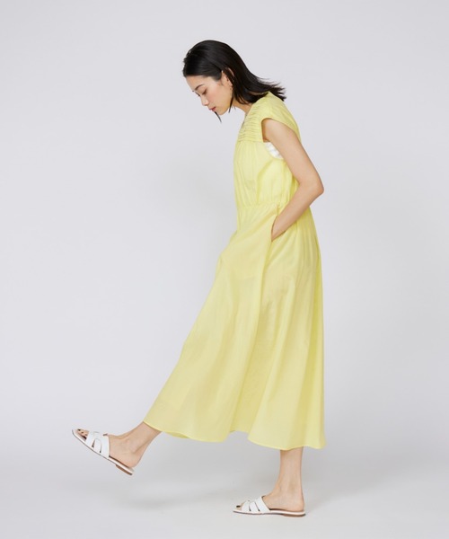 INED(イネド)の「【接触冷感】綿キュプラ ピンタックワンピース(ワンピース・レディース・モカ/イエロー・9号/11号)」の7枚目の写真