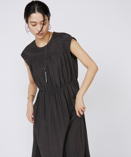 INED(イネド)の「【接触冷感】綿キュプラ ピンタックワンピース(ワンピース・レディース・モカ/イエロー・9号/11号)」の14枚目の写真
